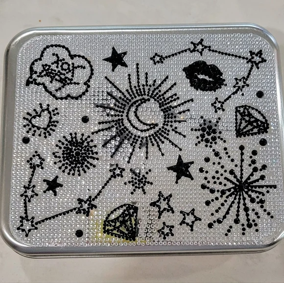 Betsy Johnson hand creams Collectible tin - Picture 4 of 8